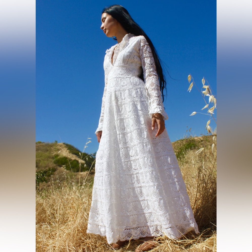 Elegant White Lace Mexican Wedding Dress 1970s Vintage